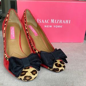 NWT Isaac Mizrahi Lauren2 red and black suede pump with animal print pony hair.